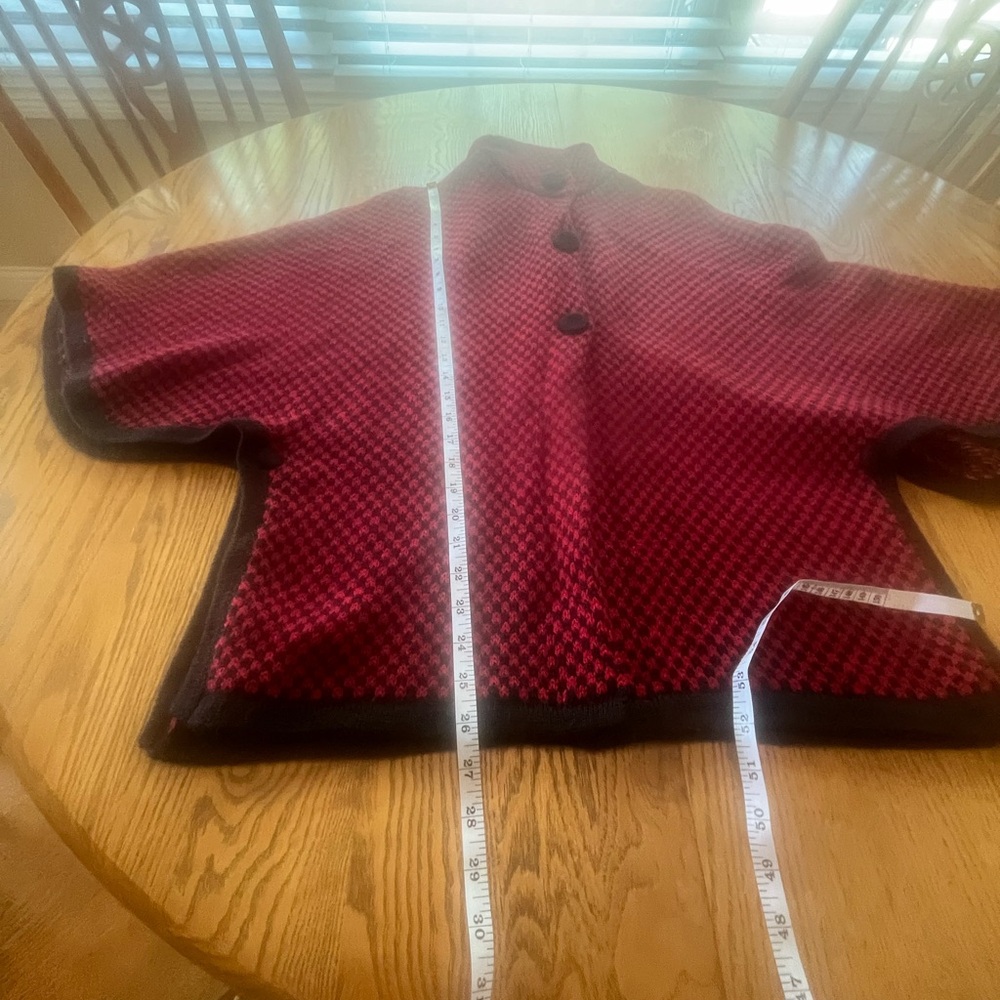 Linea Illari Sonccoy Alpaca Red Black Cape Poncho Made Peru Cape One Size Wool - Picture 6 of 11